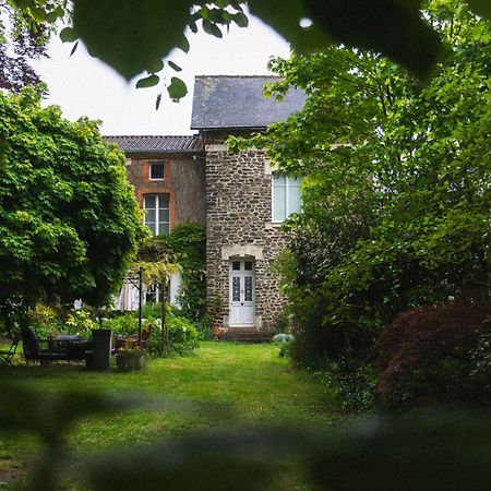 Maison D'Hotes La Bien-Aimee Montrevault Exterior foto